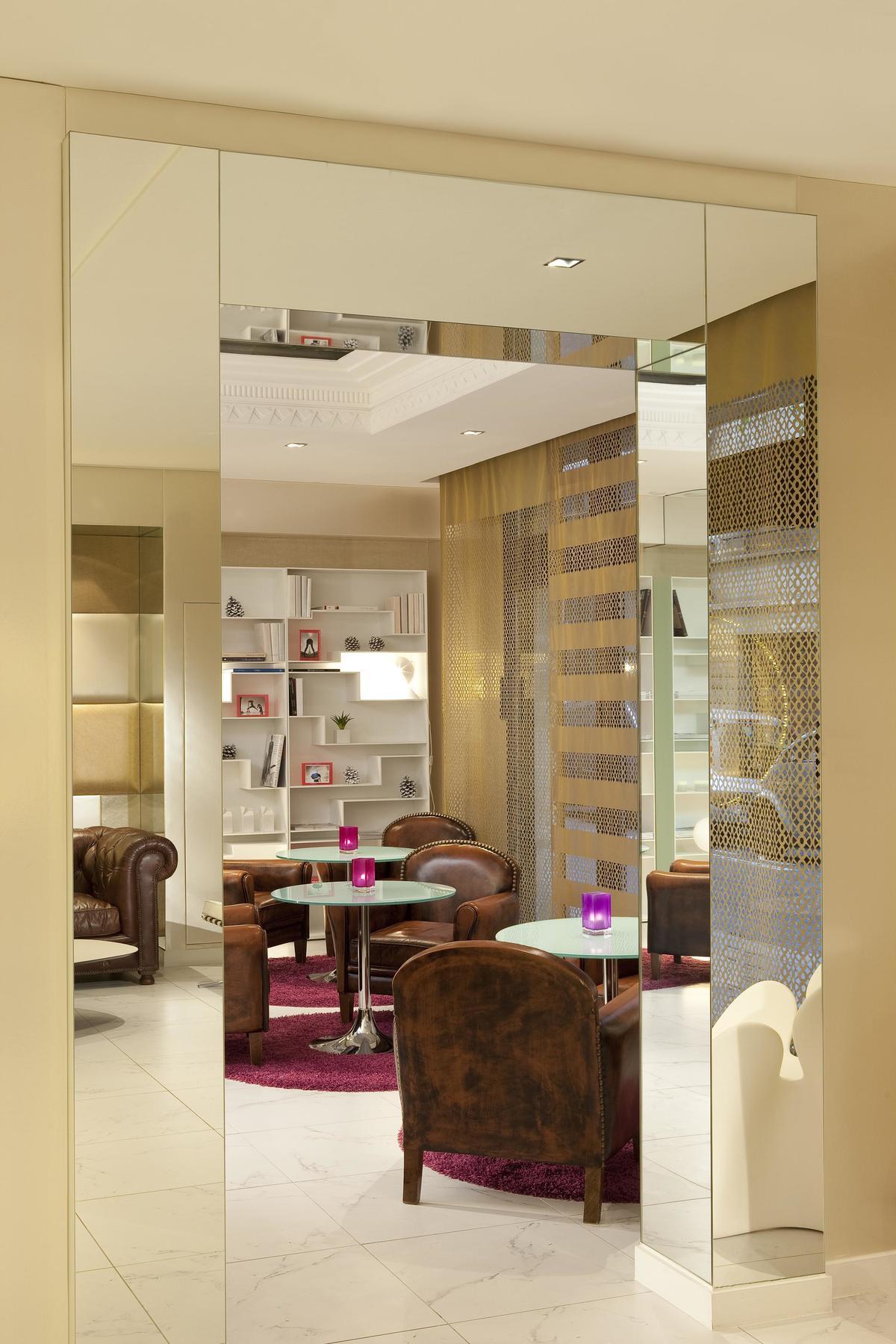 Le 7 Eiffel Hotel